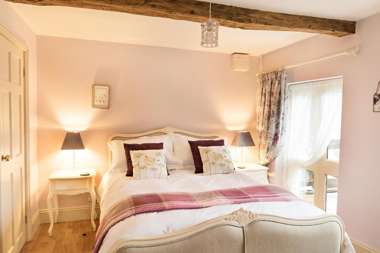 Neuadd B&B Suites 크릭호웰 외부 사진