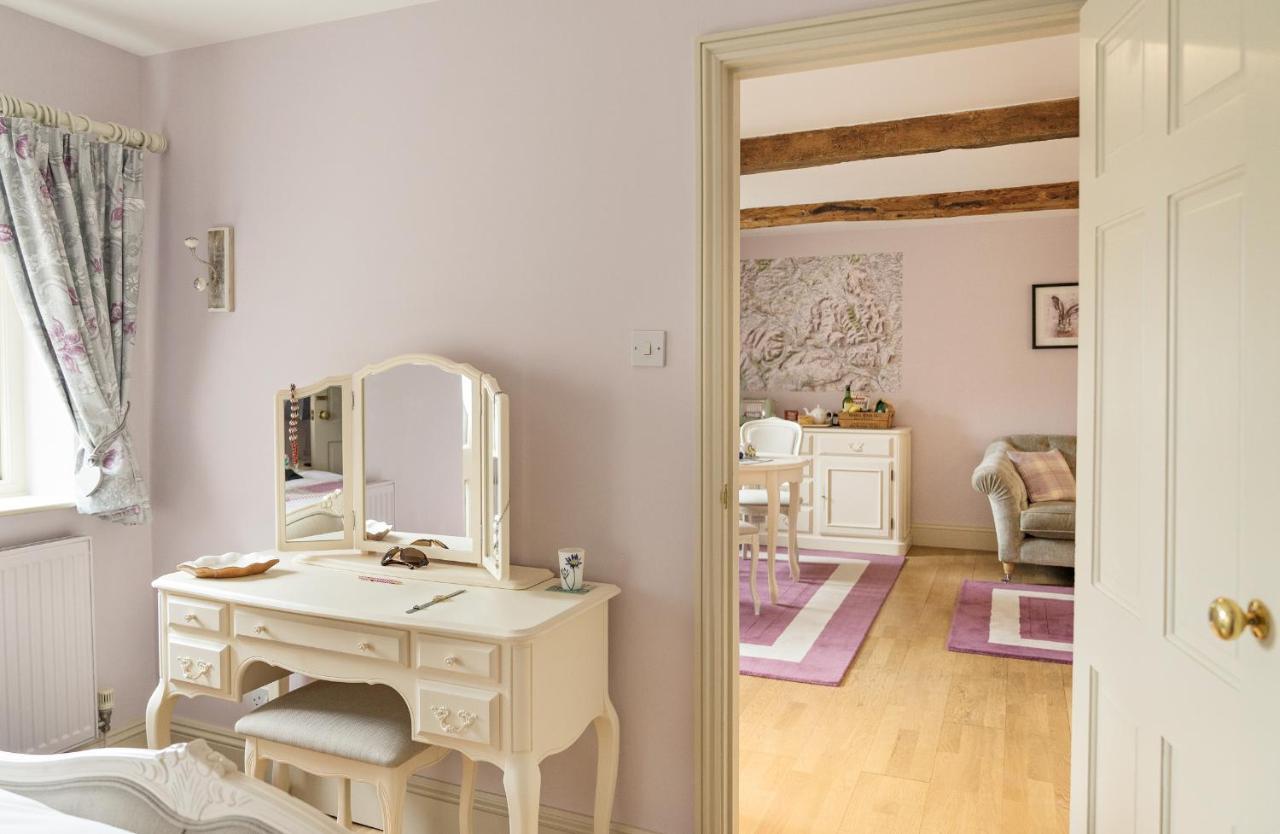 Neuadd B&B Suites 크릭호웰 외부 사진