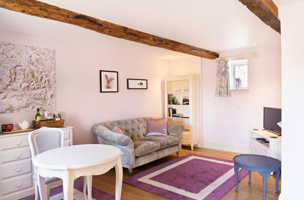 Neuadd B&B Suites 크릭호웰 외부 사진