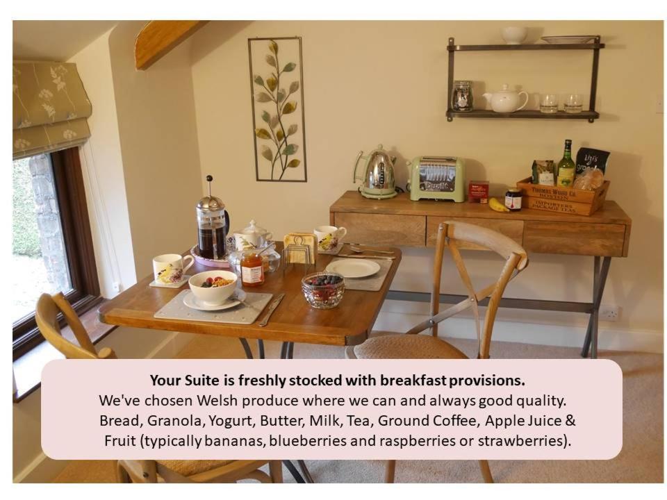 Neuadd B&B Suites 크릭호웰 외부 사진