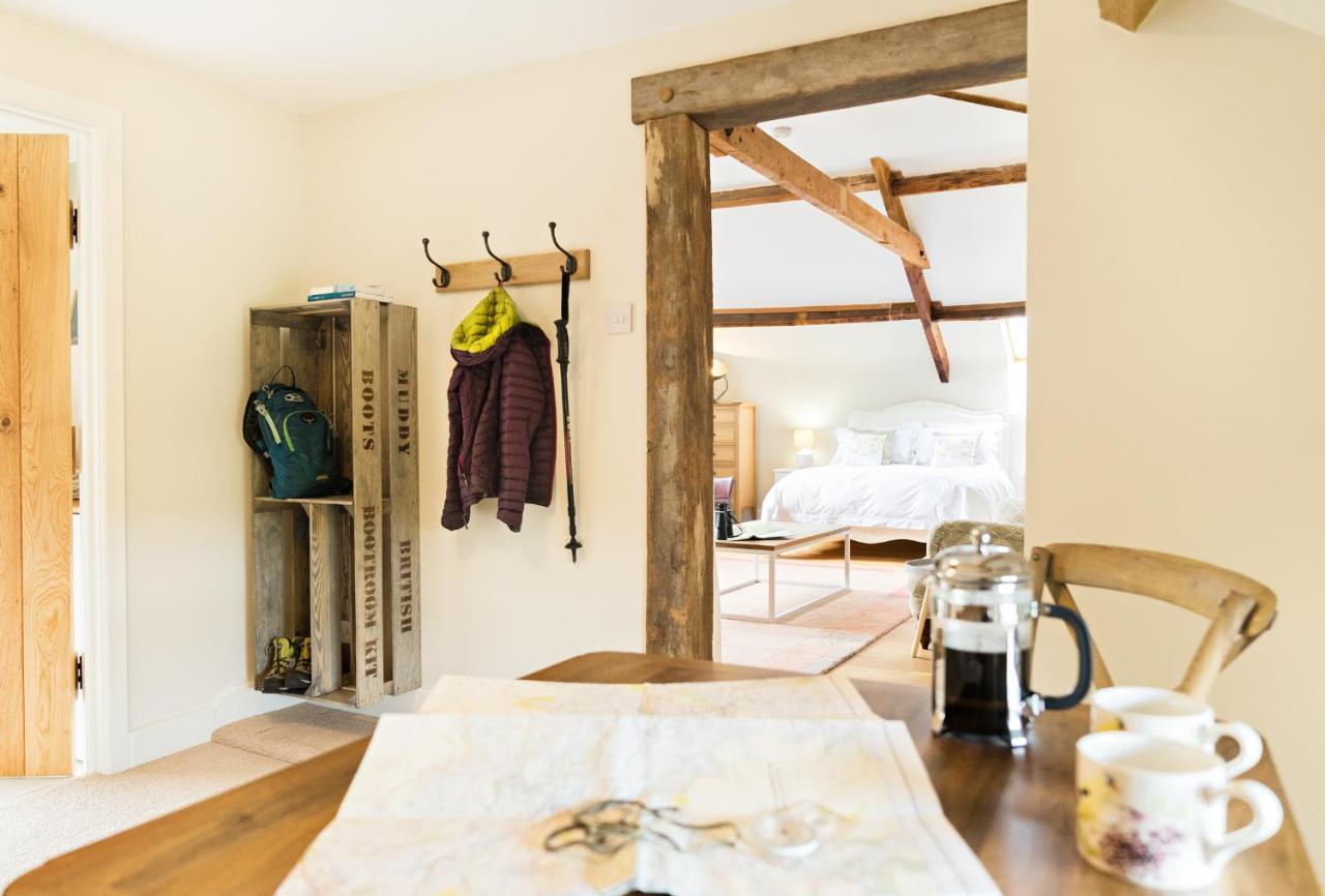 Neuadd B&B Suites 크릭호웰 외부 사진