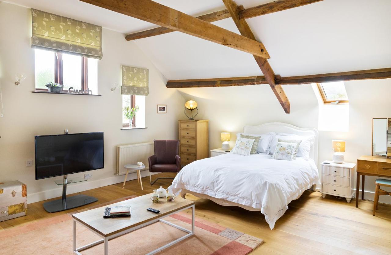Neuadd B&B Suites 크릭호웰 외부 사진