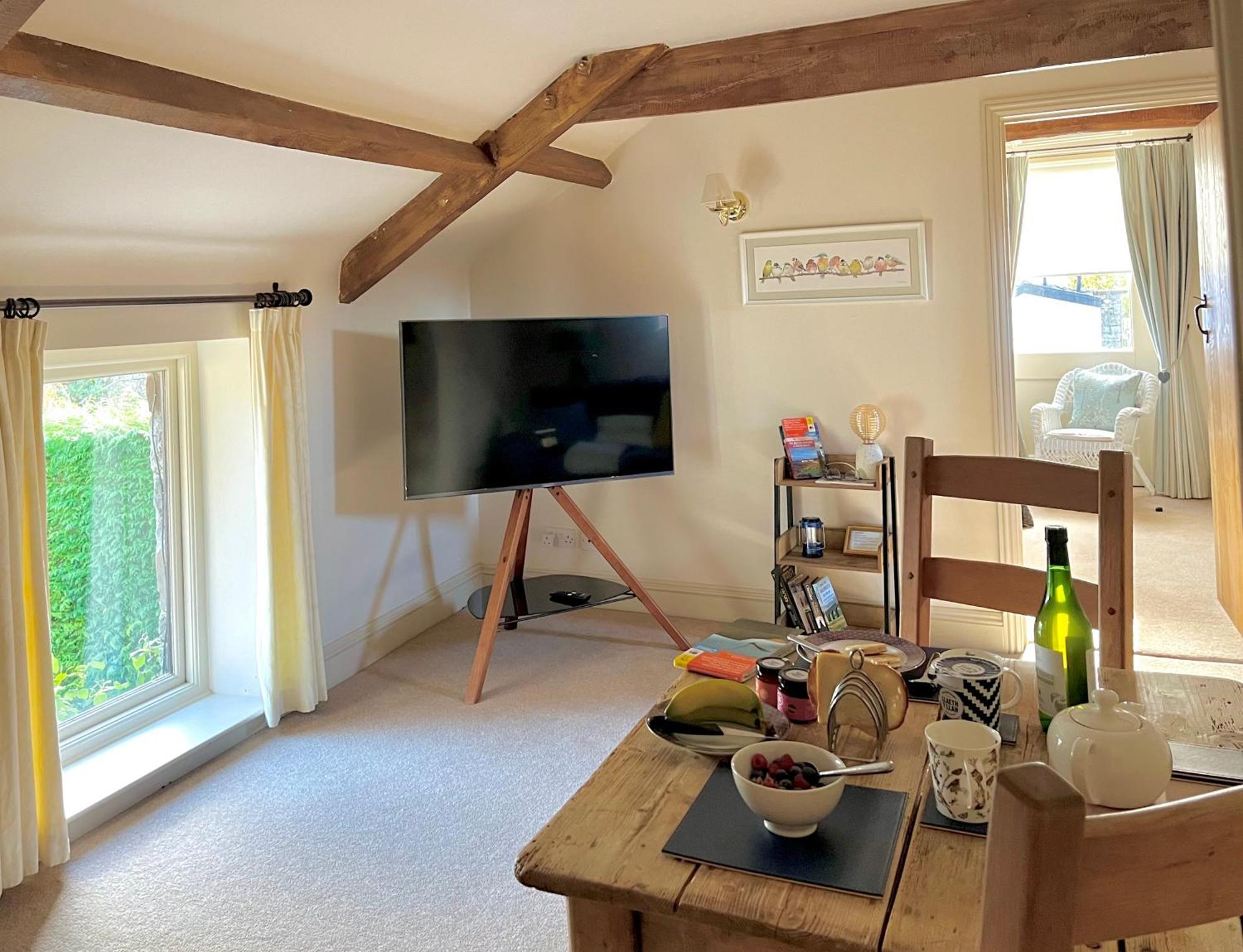 Neuadd B&B Suites 크릭호웰 외부 사진